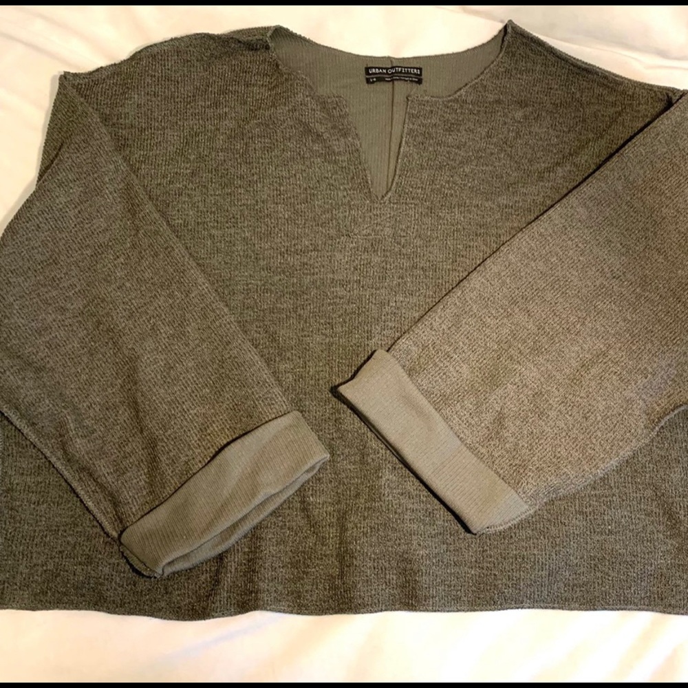 long sleeved gray shirt